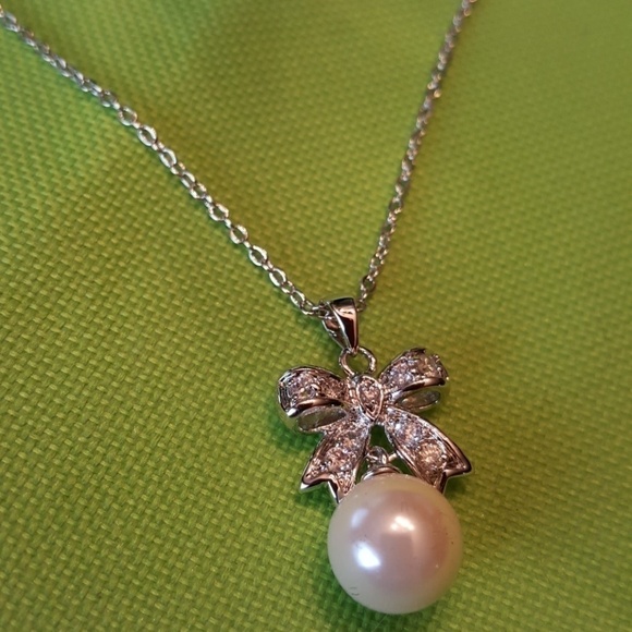 PEARL and bow necklace - Picture 4 of 4